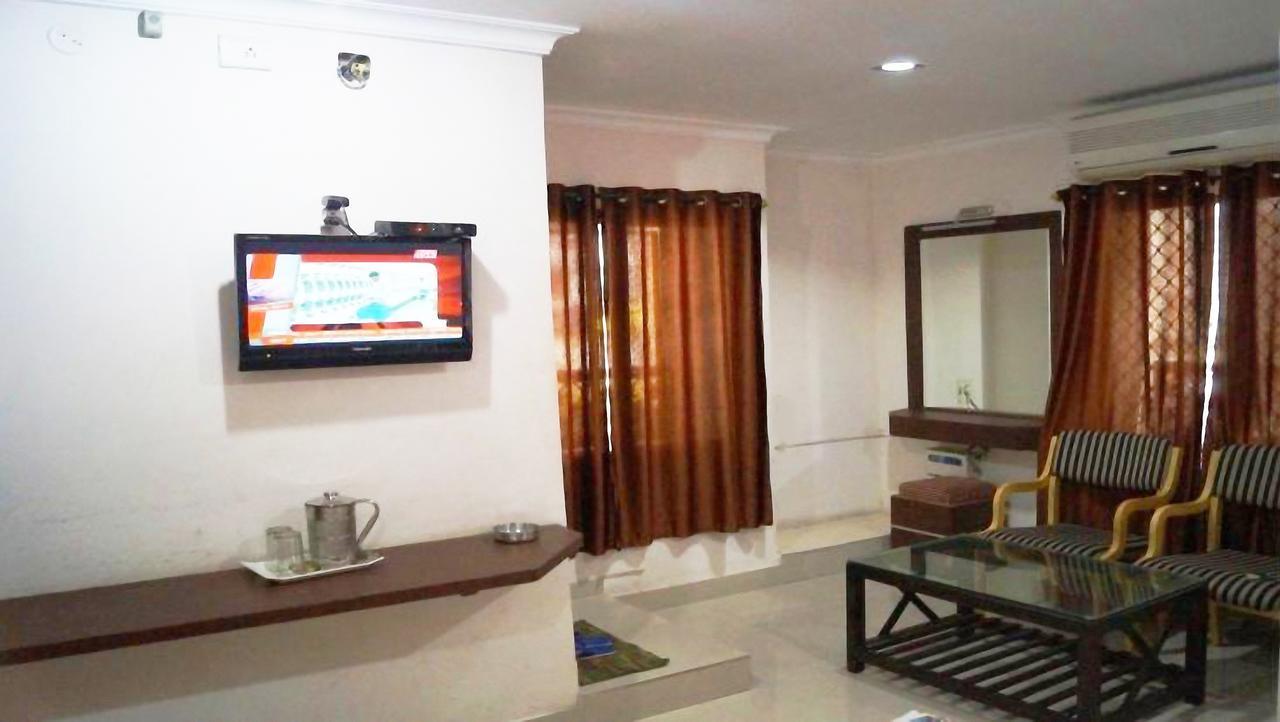 Vaishnavi Group Of Hotels Hyderabad Esterno foto