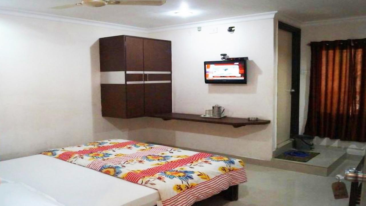 Vaishnavi Group Of Hotels Hyderabad Esterno foto